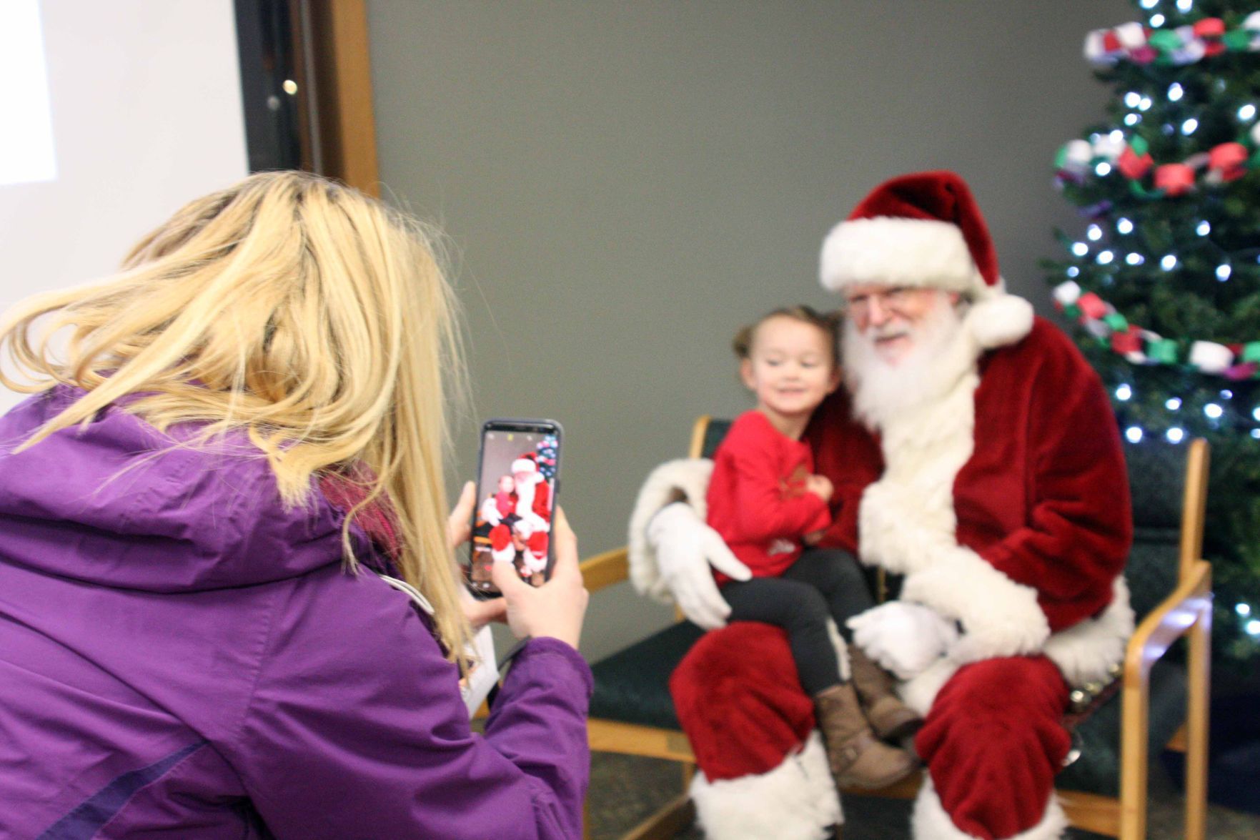 121318-reed-news-santa010